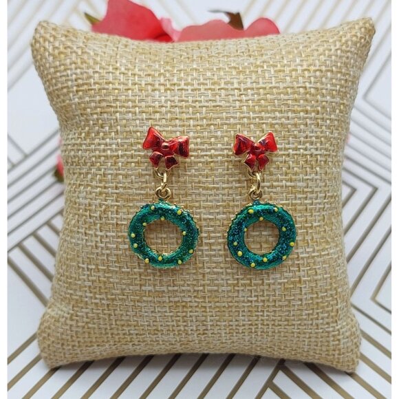 Cute Lot of 3 CHRISTMAS Earrings Dangle Ornament Holly Studs and Wreaths & Bows - Picture 4 of 10